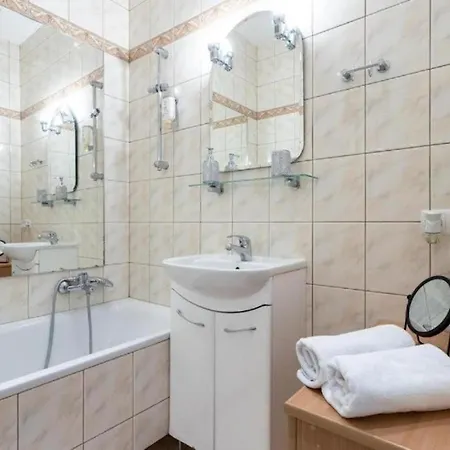 Golden Apartments - 10 People - City Center -Nowy Swiat * Warszawa