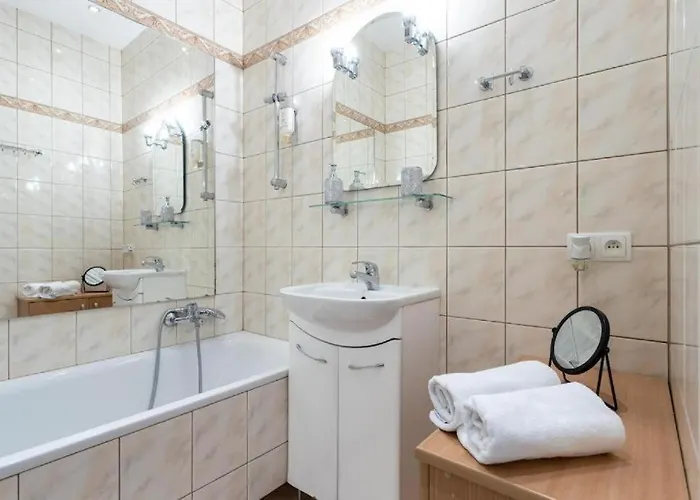 Urban Chic - 10 People - Center -nowy Swiat Varsovia